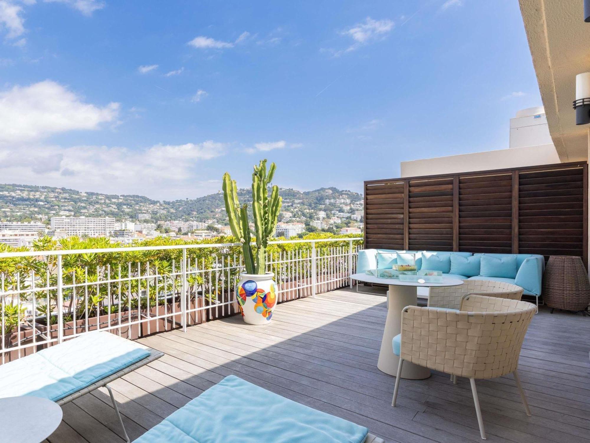Suite Serenity con terraza y vistas a la ciudad